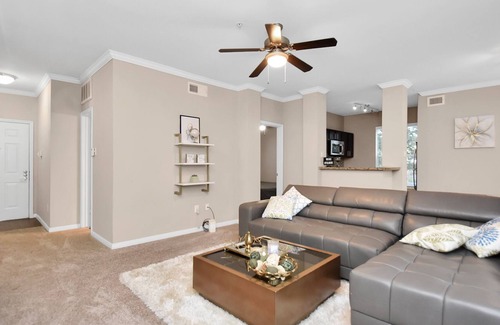 The Galleria Apartment | SWEET ! 2 BEDROOM ESCAPE NEAR HOUSTON’S GALLERIA!