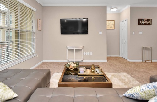 The Galleria Apartment | SWEET ! 2 BEDROOM ESCAPE NEAR HOUSTON’S GALLERIA!