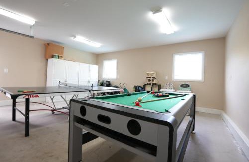 Hermosa Village House | Sweet 5 Bedroom, 4 Bath Pool Home 1/2 Mile Walk To Disney