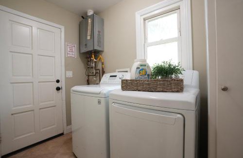 Hermosa Village House | Sweet 5 Bedroom, 4 Bath Pool Home 1/2 Mile Walk To Disney