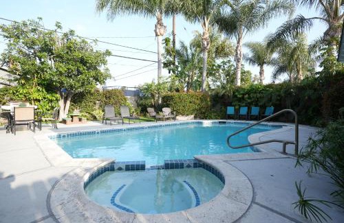 Hermosa Village House | Sweet 5 Bedroom, 4 Bath Pool Home 1/2 Mile Walk To Disney