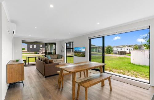 Mangawhai Heads House | Sweet and Stylish - Mangawhai Heads Holiday Home