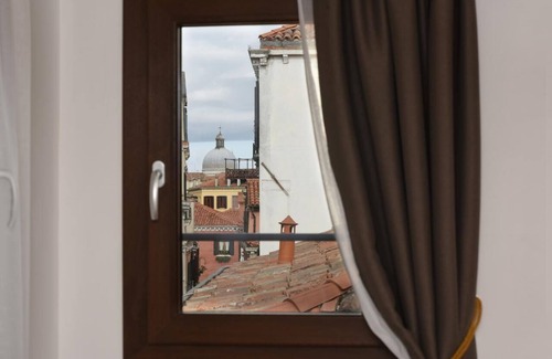Santa Croce Apartment | Sweet Apartment Frari