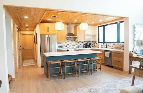 Spanish Wells Villa | Sweet Bahama Blue - Spanish Wells, Bahamas