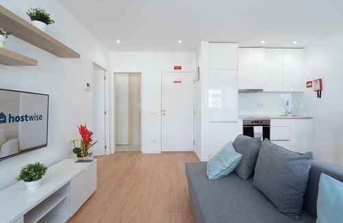 Vila Nova de Gaia Apartment | Sweet Brigh Flat | Balcony and Garage