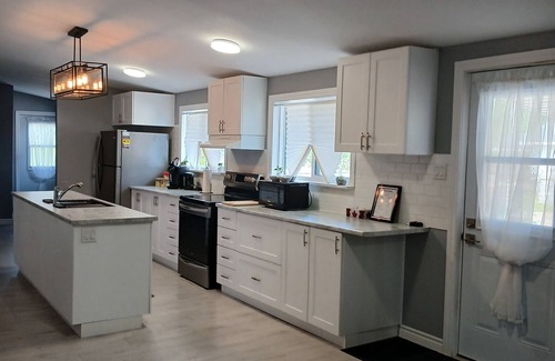 Algoma District House | Sweet Central Stay in Elliot Lake