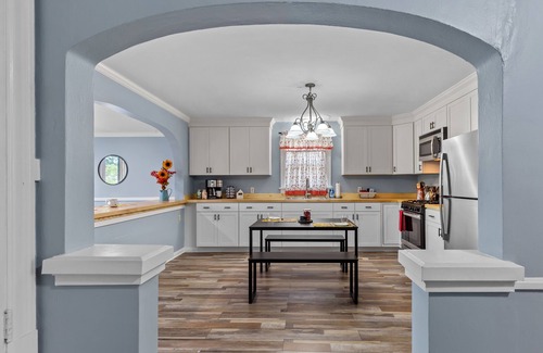 Warrenton House | Sweet Cherry Escape | JZ Vacation Rentals