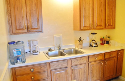 Centerville House | Sweet Comfy 3 Bedroom 2 Full Bath House with Fast Internet in Silicon Valley