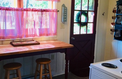 Beavercreek House | Sweet cottage with lots of privacy that's perfect for a romantic getaway.