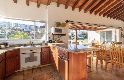 Zona Hotelera Condo | Sweet Desert Condo in San José del Cabo