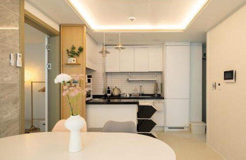 Gangseo Apartment | Sweet Dream House #A Quiet Rest That Warmly Embraces You Even on Unfamiliar Nights
