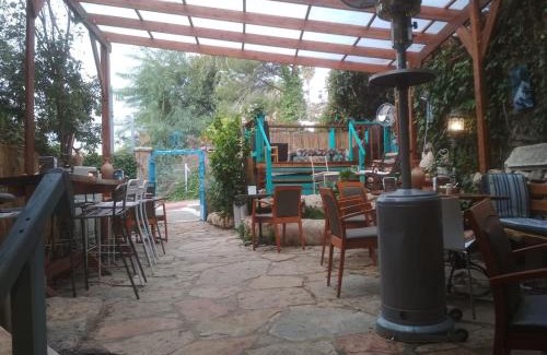 Ein Karem Bed & Breakfast | Sweet ‘En Kerem View