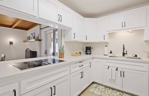 Clairemont Mesa East House | Sweet Escape | Family Retreat | Vibrant | Spa
