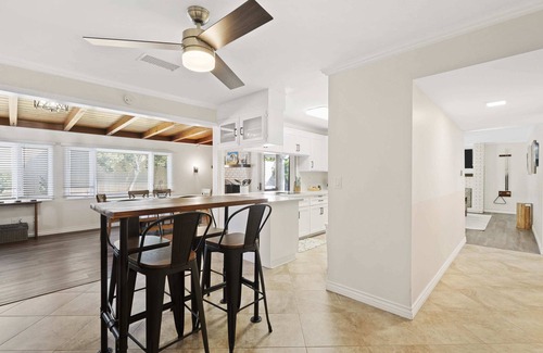 Clairemont Mesa East House | Sweet Escape | Family Retreat | Vibrant | Spa
