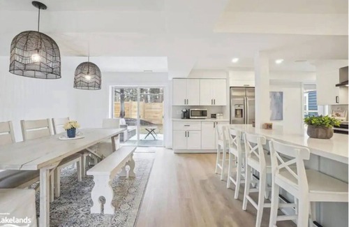 Wasaga Beach Cottage | Sweet Escape for Beach Bums and Ski Bunnies!