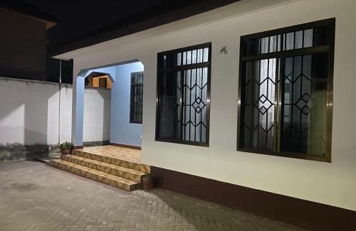 Kunduchi House | Sweet Family & Friendly home in Kunduchi