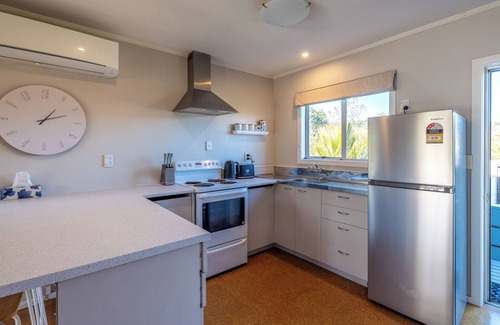 Onetangi House | Sweet Hartley - Onetangi Holiday Home