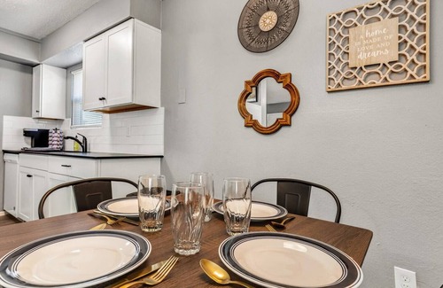 College Station Apartment | Sweet Home: 1st Floor, 2 Bdrm/Walk to A&M/King Beds
