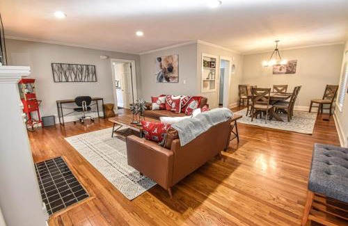 Northport House | Sweet Home Alabama Sleeps 8