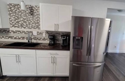 Daphne House | Sweet Home Alabama. Sleeps 14 guests