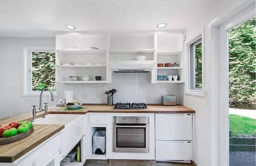 West Point Grey House | Sweet home by Point Grey with AC