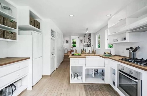 West Point Grey House | Sweet home by Point Grey with AC