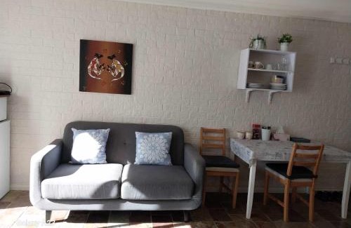 Nicholls House | Sweet Home by the Golf Course