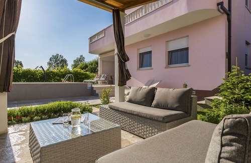 Stobrec Villa | "SWEET HOME MARIJA" with pool and garden.