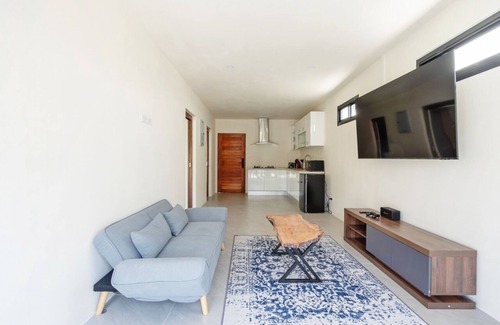 Maret Villa | Sweet home sea view pool apartment 5 mins from beach