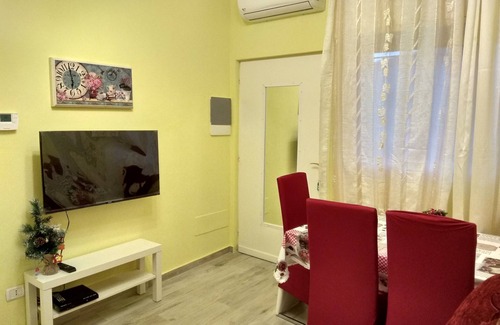 Villaggi House | SWEET HOME two-room apartment lake garden private beach x 4 near highway train