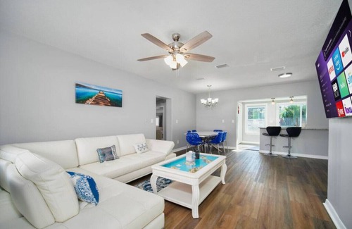 Orange Park House | Sweet Home w/Heated Pool in Orange Park near 295