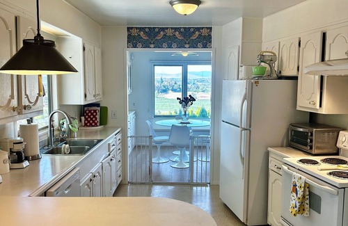 Yakima House | Sweet Home w Sweet View for the Weekend!