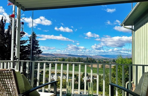 Yakima House | Sweet Home w Sweet View for the Weekend!