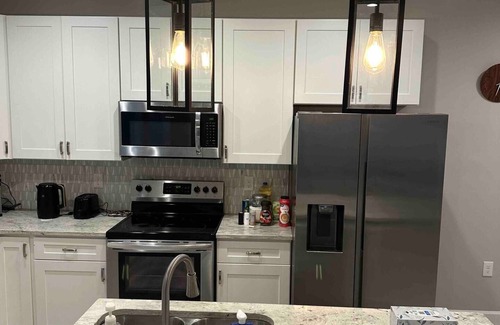Drake House | Sweet Home1nn