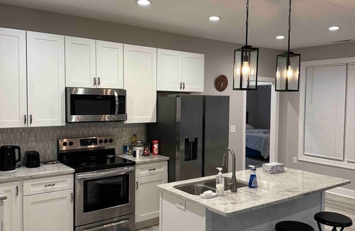 Drake House | Sweet Home1nn
