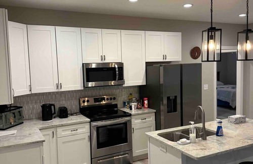 Drake House | Sweet Home1nn