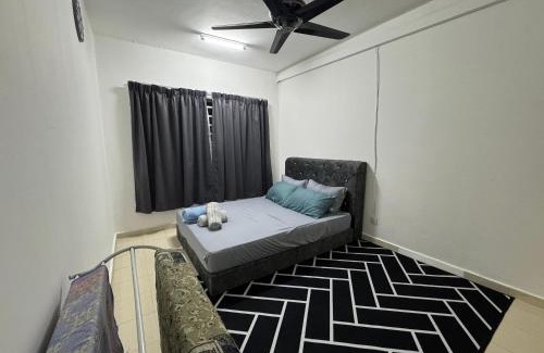 Sungai Buloh Apartment | Sweet Homestay Tasik Biru Kundang