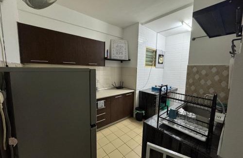 Sungai Buloh Apartment | Sweet Homestay Tasik Biru Kundang