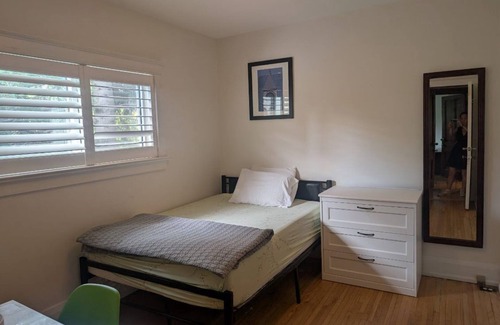 New Toronto House | Sweet House just steps to the Lake