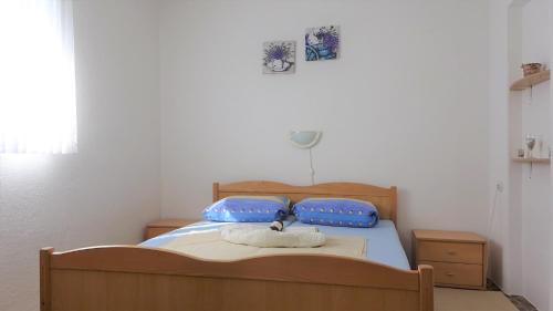 Ribarica House | Sweet house with garden 35 meters from sea