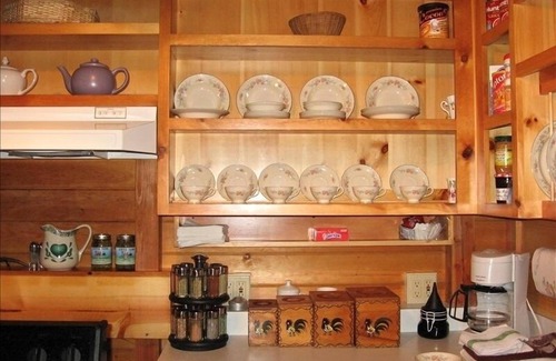 Shelton Cabin | Sweet Huckleberry Cottage on Old Hatchery Lake