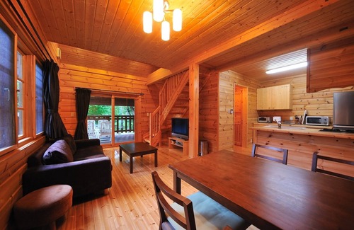 Inawashiro House | Sweet I Finland log and Canadian made/Yama-gu Fukushima