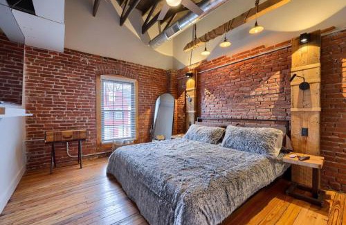 Lancaster Apartment | Sweet Lancaster Suite