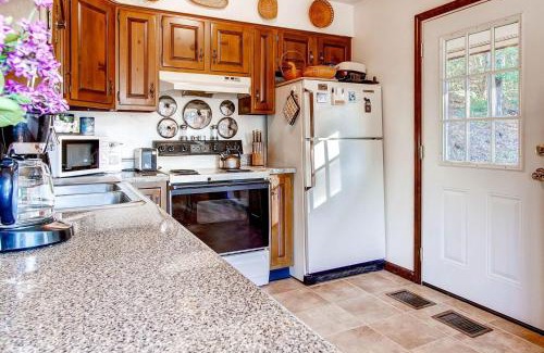Pittsfield House | Sweet Life Brought to you by GetAway Vacations