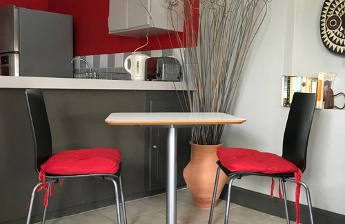 Eagle Hall Cottage | Sweet Lime Cottage suitable for couples and soloist alike.