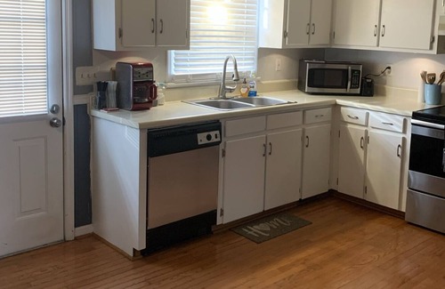 Manchester House | Sweet little house perfect for a family or small group
