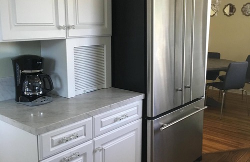Van Nuys House | SWEET & LOVELY 3 Bedroom House - Close to Hollywood/Beaches/Universal Studios