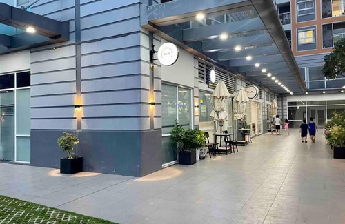 Korean Industrial Zone Apartment | Sweet Luxury Condo 2 /Pool/ 5 Beds/Near Airport