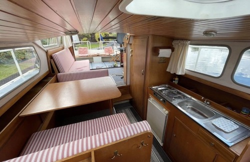 Uberseestadt Boat Rental | Sweet Motoryacht Bremen