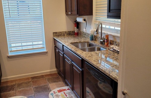 Converse House | Sweet n Comfy 4 bedroom